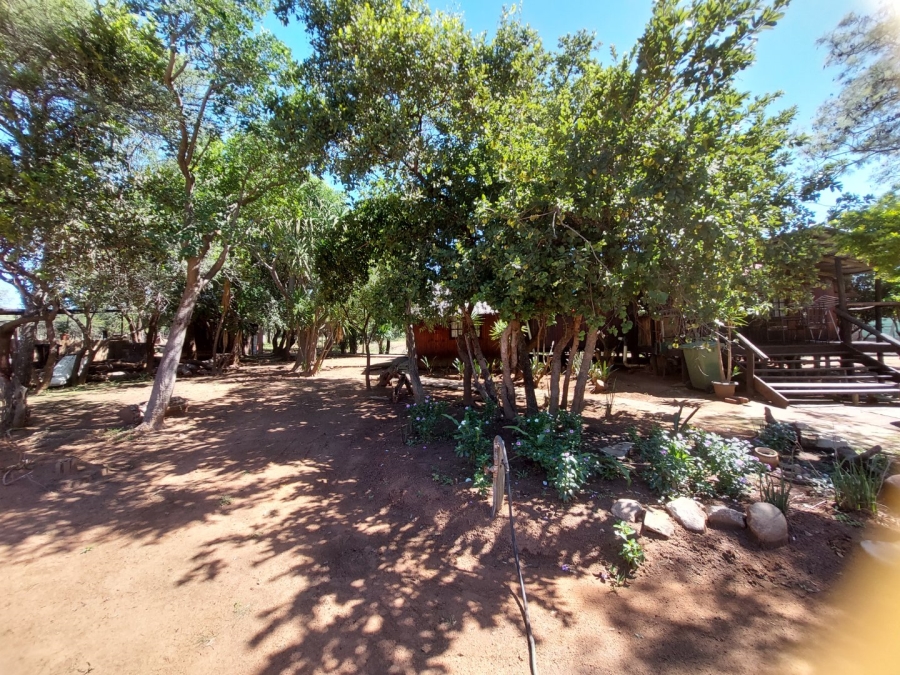 6 Bedroom Property for Sale in Zoutpansdrift North West